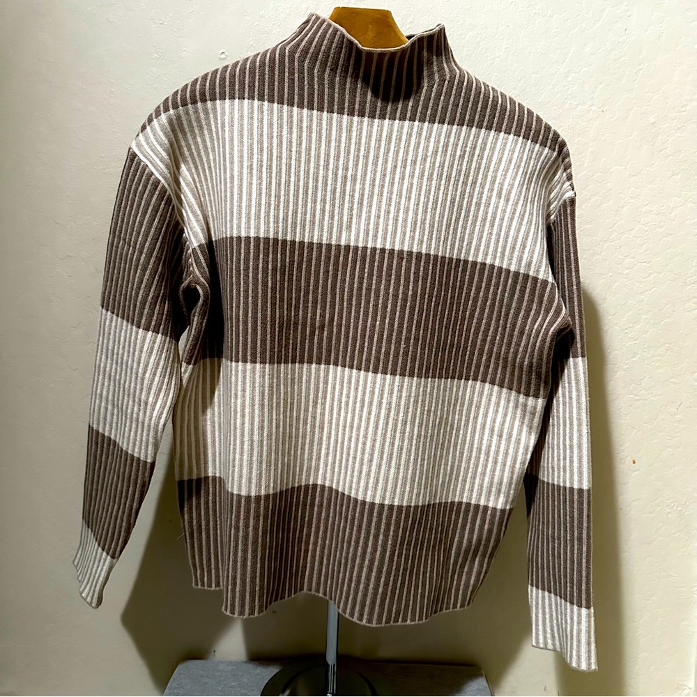 Adrienne Vittadini Women’s Sweater Size XS  Brown / Beige